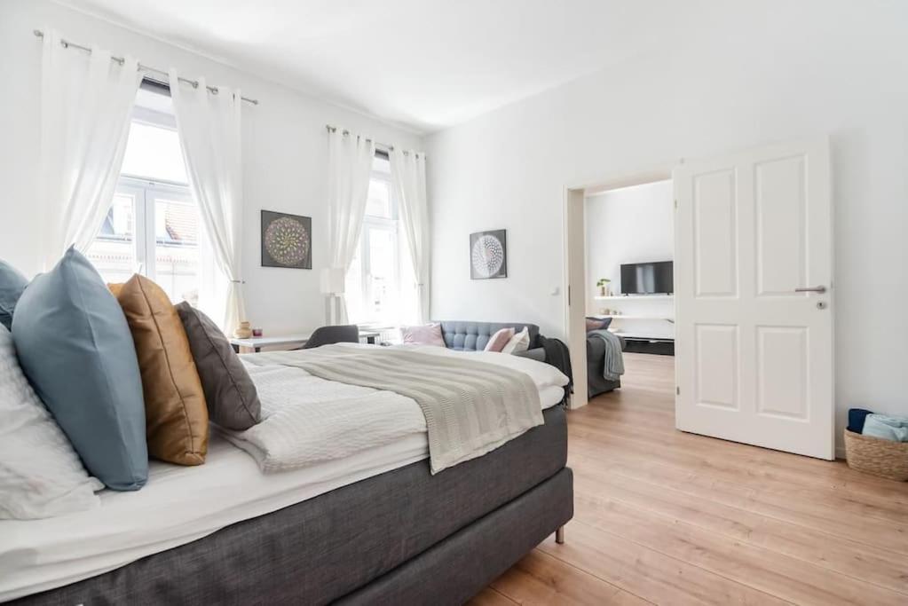 Relocation Or Expats, Only Long Term Stay! 2 Min To Metro Apartment Wien