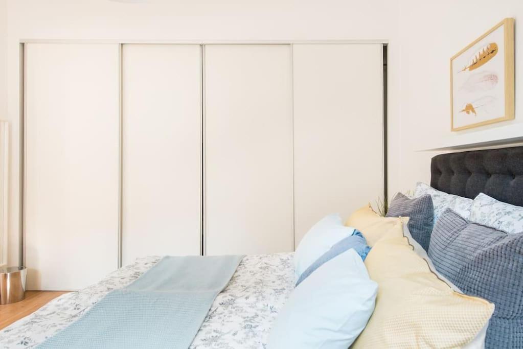Apartment Relocation Or Expats, Only Long Term Stay! 2 Min To Metro Wien