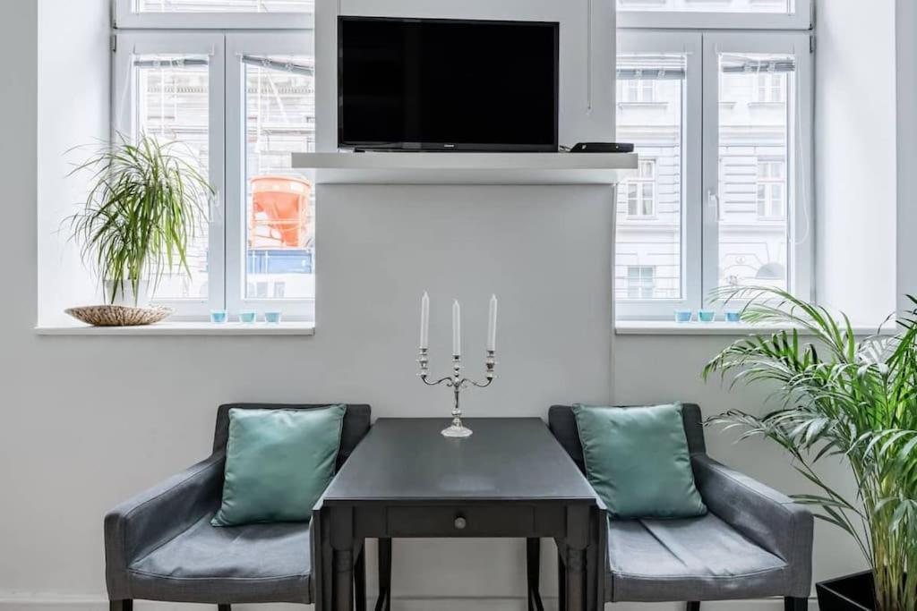 Relocation Or Expats, Only Long Term Stay! 2 Min To Metro * Wien