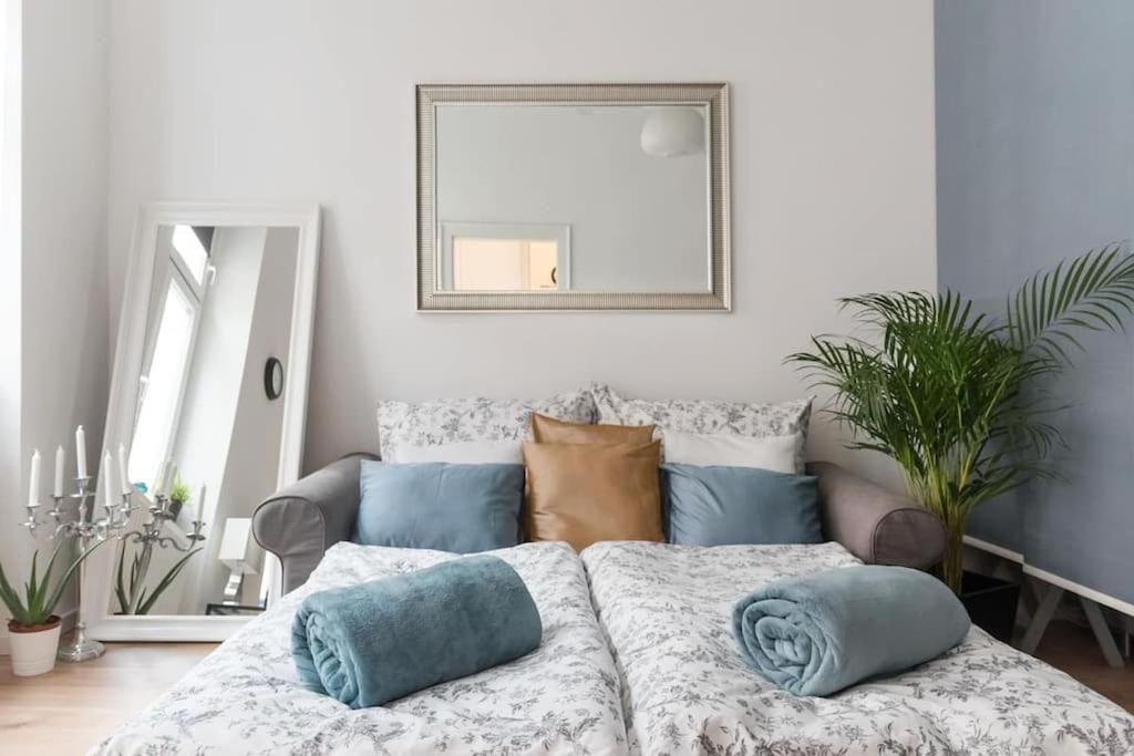 Apartment Relocation Or Expats, Only Long Term Stay! 2 Min To Metro Wien