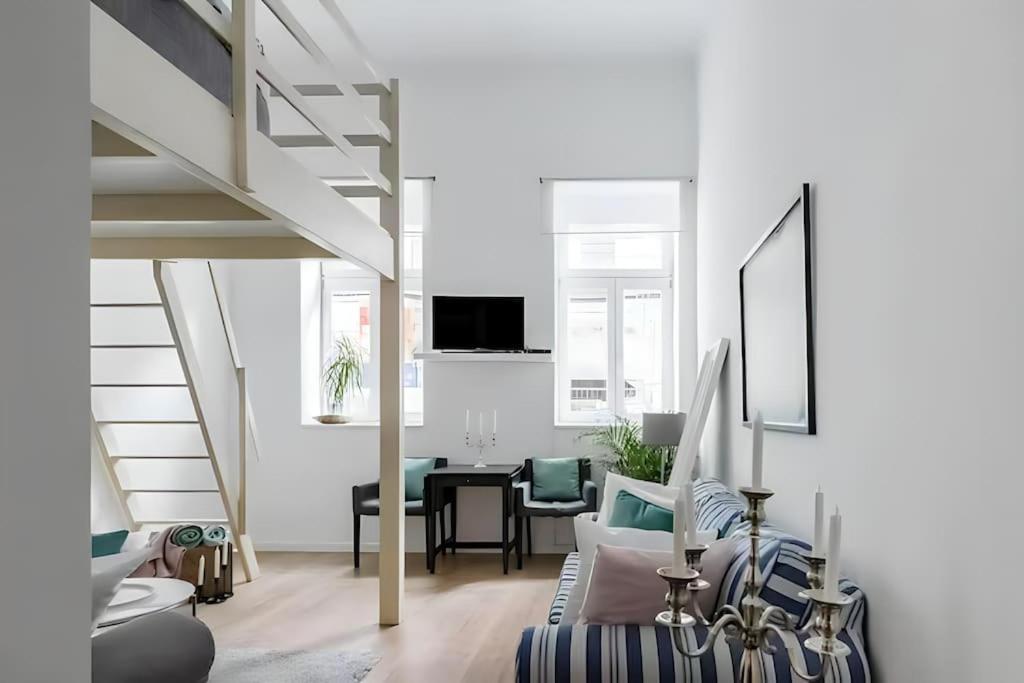 Apartment Relocation Or Expats, Only Long Term Stay! 2 Min To Metro Wien