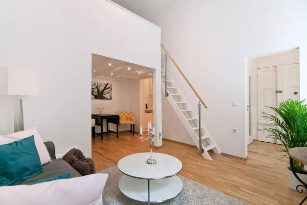 Relocation Or Expats, Only Long Term Stay! 2 Min To Metro Wien