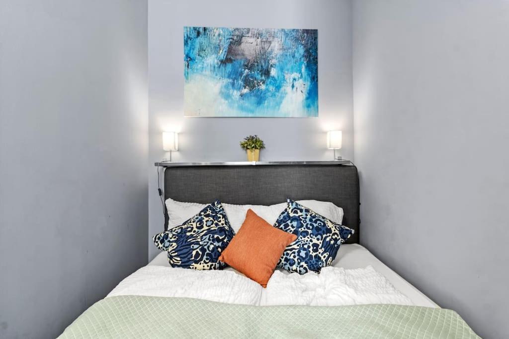 Apartment Relocation Or Expats, Only Long Term Stay! 2 Min To Metro *