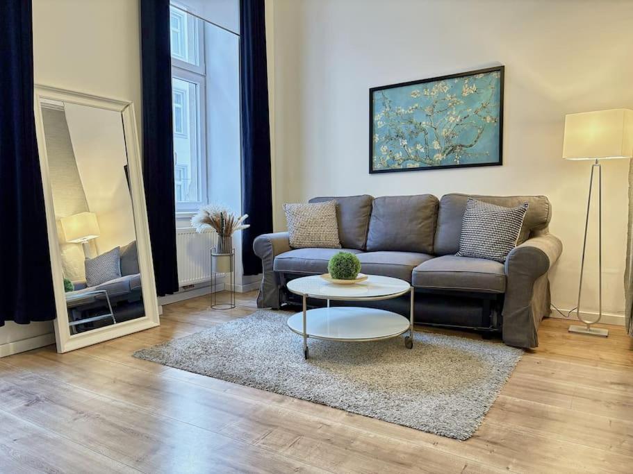 Relocation Or Expats, Only Long Term Stay! 2 Min To Metro Wien